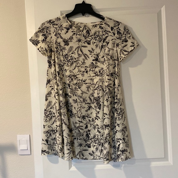 Lush dress - Picture 1 of 5